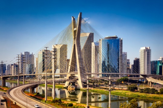 Las acciones brasileñas merecen un hueco en su cartera de inversión. Vea cómo invertir en la Bolsa de Sao Paulo.